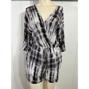 Fraiche by J Tie Dye 3/4 Sleeve Romper in Black and White. Size Large